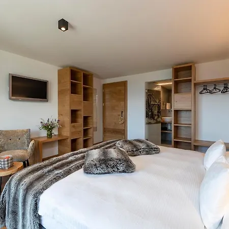 Tgantieni لينتسرهايدي