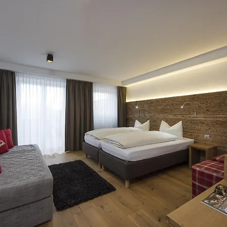 Hotel Tgantieni 3*