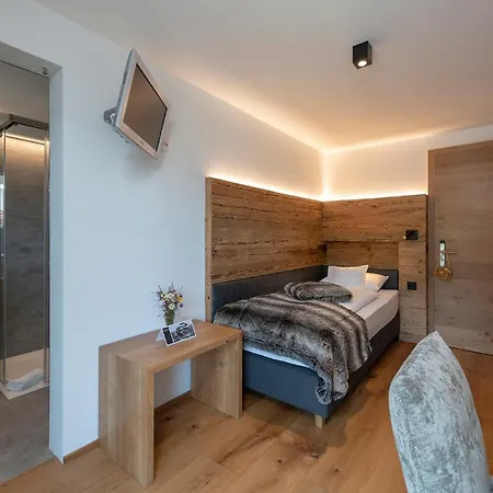 Hotel Tgantieni 3*